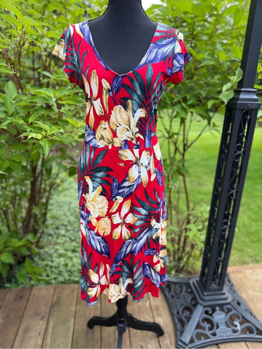 Red Tropical Floral V-Neck Midi Dress size S made in Turkey . LASCANA VENUS .